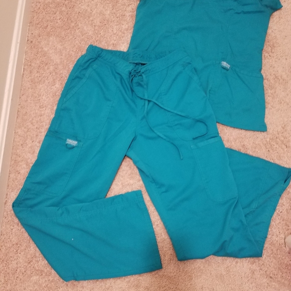 Scrub set - Picture 3 of 4